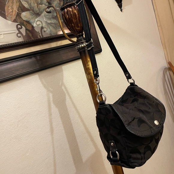 Coach, please check all picture of condition - Picture 5 of 17